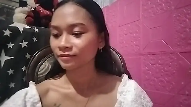 Snapshot of LonaSilvan chatting on 06-15-26, 01:55 LonaSilvan online show from 06-15-26, 01:55
