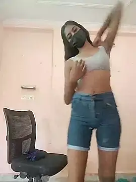 Snapshot of kavita_45 chatting on 06-18-26, 11:37 kavita 45 online show from 06-18-26, 11:37