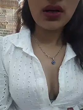 Snapshot of Ritika_jha01 chatting on 07-27-26, 05:25 Ritika jha01 online show from 07-27-26, 05:25