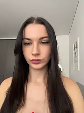 Snapshot of PrivateVictoria chatting on 06-18-26, 01:05 PrivateVictoria online show from 06-18-26, 01:05