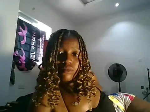 Snapshot of camillasoofine chatting on 06-14-26, 12:17 camillasoofine online show from 06-14-26, 12:17