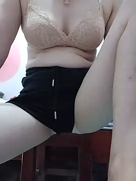 Snapshot of Bong_Hoa chatting on 06-18-26, 03:16 Bong Hoa online show from 06-18-26, 03:16
