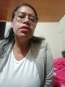 Snapshot of Emilif_ chatting on 07-17-26, 01:25 Emilif online show from 07-17-26, 01:25