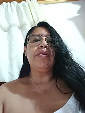 Snapshot of Emilif_ chatting on 07-18-26, 01:58 Emilif online show from 07-18-26, 01:58
