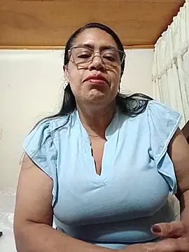 Snapshot of Emilif_ chatting on 07-25-26, 01:24 Emilif online show from 07-25-26, 01:24