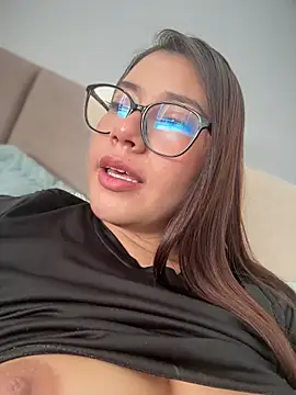 Saracalderon online show from 07-28-26, 02:35