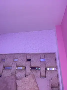 Snapshot of sophia_pink17 chatting on 06-19-26, 01:28 sophia pink17 online show from 06-19-26, 01:28