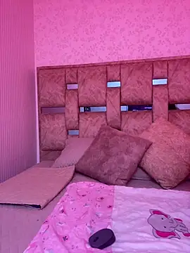 Snapshot of sophia_pink17 chatting on 06-24-26, 01:32 sophia pink17 online show from 06-24-26, 01:32