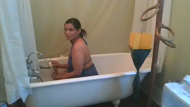 Snapshot of CutieClaudia chatting on 06-23-26, 09:46 CutieClaudia online show from 06-23-26, 09:46