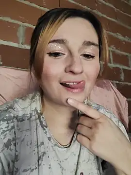 Snapshot of marulimary chatting on 07-27-26, 01:23 marulimary online show from 07-27-26, 01:23