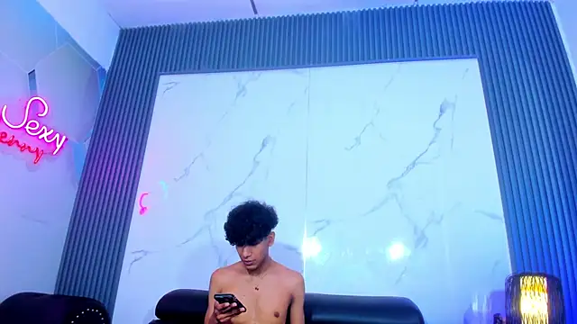 Snapshot of Kleyn_black chatting on 07-17-26, 11:13 Kleyn black online show from 07-17-26, 11:13