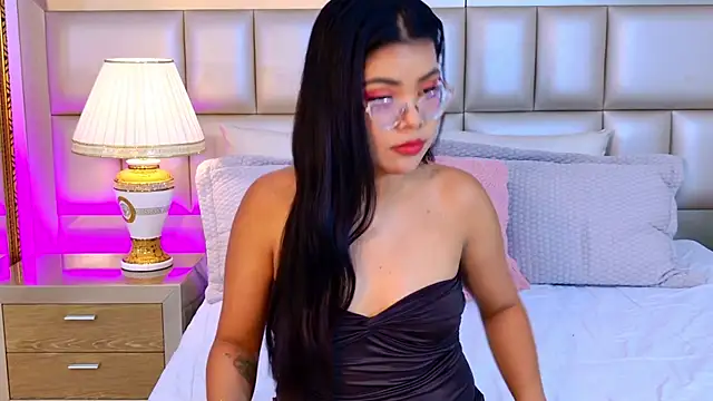Snapshot of AliceLavenders chatting on 07-28-26, 06:53 AliceLavenders online show from 07-28-26, 06:53