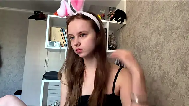 Snapshot of Mollybeans chatting on 07-18-26, 02:25 Mollybeans online show from 07-18-26, 02:25