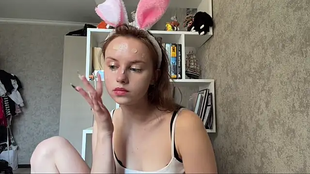 Snapshot of Mollybeans chatting on 07-27-26, 01:18 Mollybeans online show from 07-27-26, 01:18
