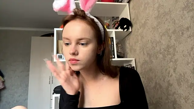 Snapshot of Mollybeans chatting on 07-14-26, 03:18 Mollybeans online show from 07-14-26, 03:18