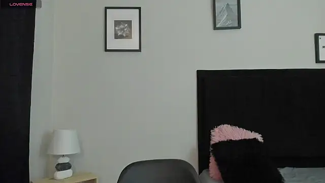 Snapshot of Sara_B chatting on 07-12-26, 06:09 Sara B online show from 07-12-26, 06:09