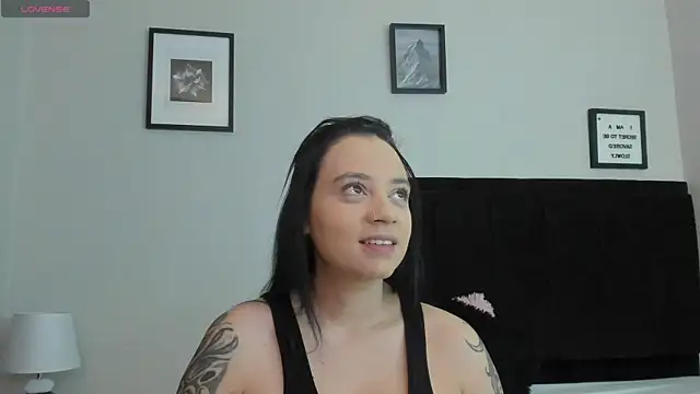 Snapshot of Sara_B chatting on 07-10-26, 05:57 Sara B online show from 07-10-26, 05:57