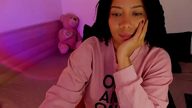 NicolePasqualott online show from 11-17-25, 08:24