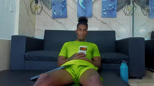 Snapshot of yulian23_ chatting on 07-21-26, 07:15 yulian23 online show from 07-21-26, 07:15