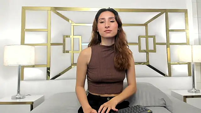 VivieneLuxe online show from 07-26-26, 04:08