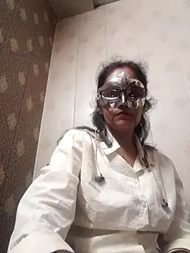 Snapshot of Indianbhaabhi chatting on 07-24-26, 10:11 Indianbhaabhi online show from 07-24-26, 10:11