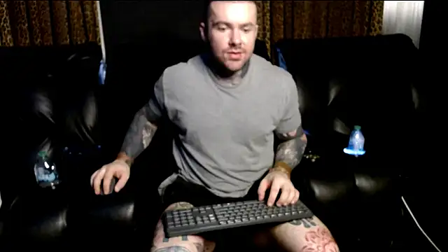 Snapshot of nathaniel_13 chatting on 06-19-26, 09:53 nathaniel 13 online show from 06-19-26, 09:53