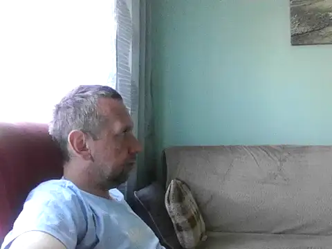 Snapshot of RafalekRozmarynowski81 chatting on 06-25-26, 05:23 RafalekRozmarynowski81 online show from 06-25-26, 05:23