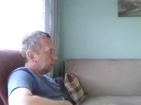 Snapshot of RafalekRozmarynowski81 chatting on 07-06-26, 03:02 RafalekRozmarynowski81 online show from 07-06-26, 03:02