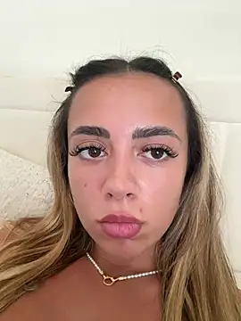 Snapshot of Harrietbronzex chatting on 06-27-26, 01:50 Harrietbronzex online show from 06-27-26, 01:50