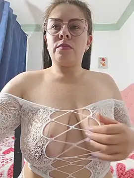 Snapshot of celeste_rivaXXX chatting on 06-27-26, 03:23 celeste rivaXXX online show from 06-27-26, 03:23