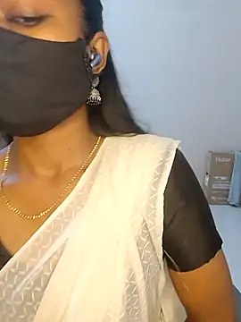 Snapshot of YALINITWO7_TAMIL chatting on 07-19-26, 07:28 YALINITWO7 TAMIL online show from 07-19-26, 07:28