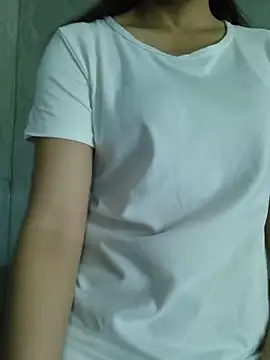 Snapshot of camri-zz chatting on 06-15-26, 04:34 camri-zz online show from 06-15-26, 04:34