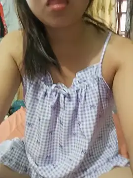 Snapshot of Emma-cutee chatting on 06-14-26, 11:50 Emma-cutee online show from 06-14-26, 11:50