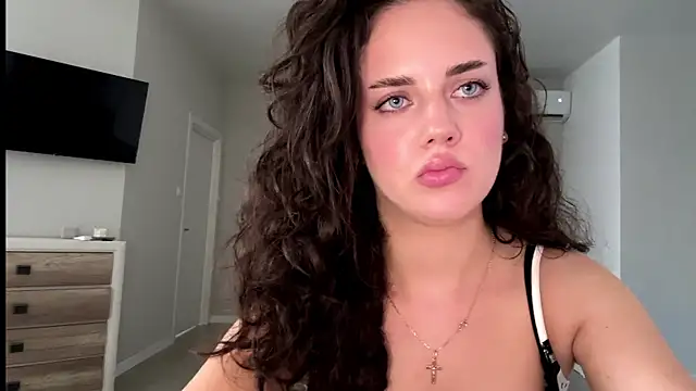 Snapshot of A_Milly chatting on 07-19-26, 01:30 A Milly online show from 07-19-26, 01:30