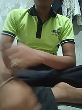 Snapshot of Adityasighn chatting on 06-25-26, 04:56 Adityasighn online show from 06-25-26, 04:56