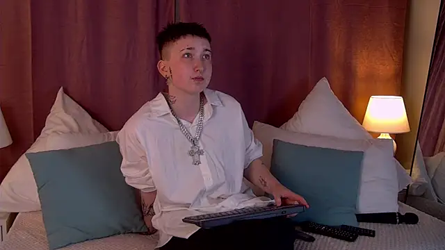 JeanDiamond online show from 06-18-26, 10:48