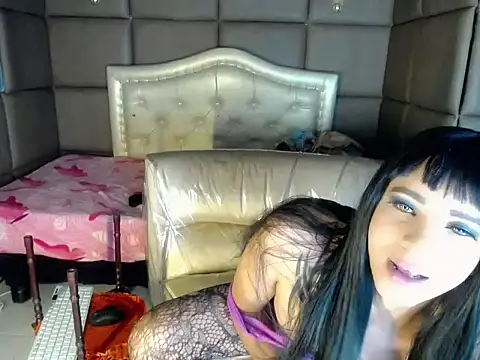 Snapshot of Clarissa_Gill chatting on 06-28-26, 04:13 Clarissa Gill online show from 06-28-26, 04:13