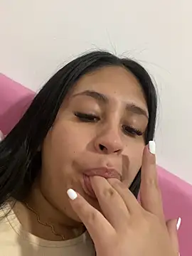 Snapshot of dulceamatista chatting on 06-21-26, 10:59 dulceamatista online show from 06-21-26, 10:59