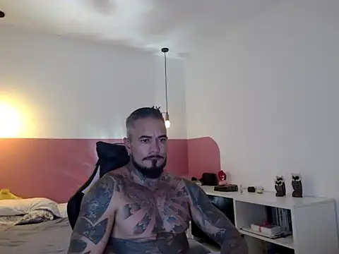 Snapshot of Dom_Jhuan chatting on 06-15-26, 10:42 Dom Jhuan online show from 06-15-26, 10:42