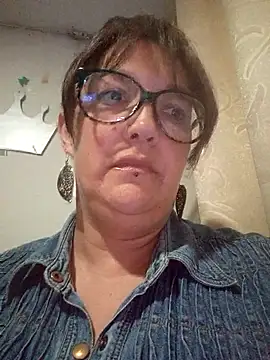 Snapshot of _Saraqueen-- chatting on 07-24-26, 12:06 Saraqueen-- online show from 07-24-26, 12:06