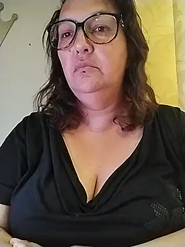 Snapshot of _Saraqueen-- chatting on 07-18-26, 10:18 Saraqueen-- online show from 07-18-26, 10:18