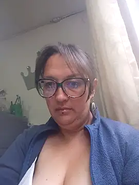 Snapshot of _Saraqueen-- chatting on 07-25-26, 10:05 Saraqueen-- online show from 07-25-26, 10:05