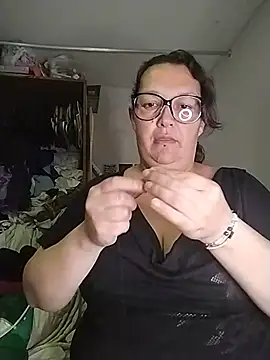 Snapshot of _Saraqueen-- chatting on 07-18-26, 04:10 Saraqueen-- online show from 07-18-26, 04:10