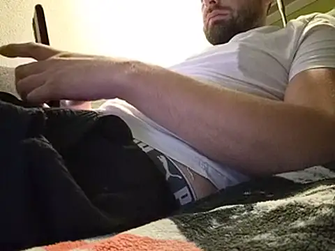 Snapshot of AnubisRe chatting on 06-14-26, 10:00 AnubisRe online show from 06-14-26, 10:00