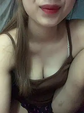 Snapshot of Julyy_girl chatting on 07-13-26, 01:54 Julyy girl online show from 07-13-26, 01:54