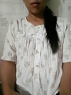 Snapshot of Helen-nn chatting on 06-30-26, 11:38 Helen-nn online show from 06-30-26, 11:38