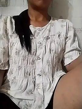 Snapshot of Helen-nn chatting on 06-19-26, 10:36 Helen-nn online show from 06-19-26, 10:36