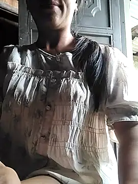 Snapshot of Helen-nn chatting on 07-17-26, 03:59 Helen-nn online show from 07-17-26, 03:59