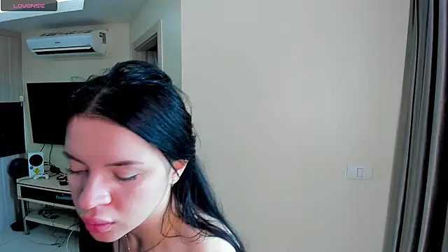 Evelyne xxo online show from 07-23-26, 03:26