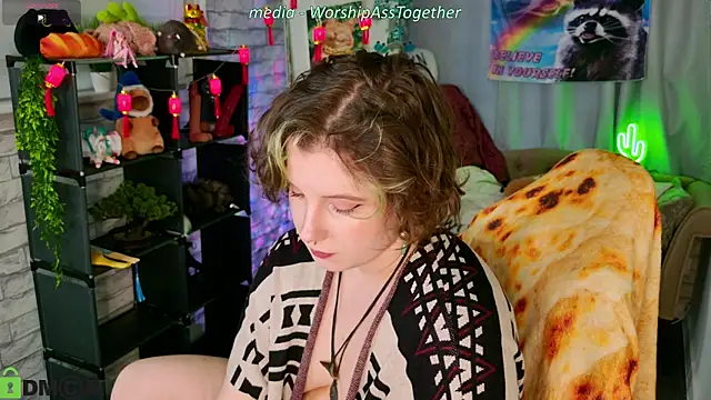 Snapshot of Candy-yeah chatting on 07-14-26, 02:05 Candy-yeah online show from 07-14-26, 02:05